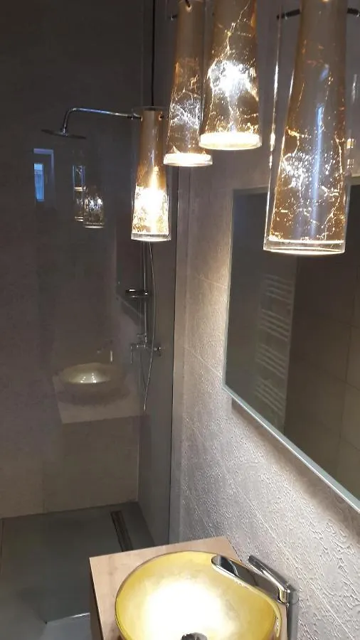 Large Apartment Between Split And Trogir Kaštela 0*,  Croazia