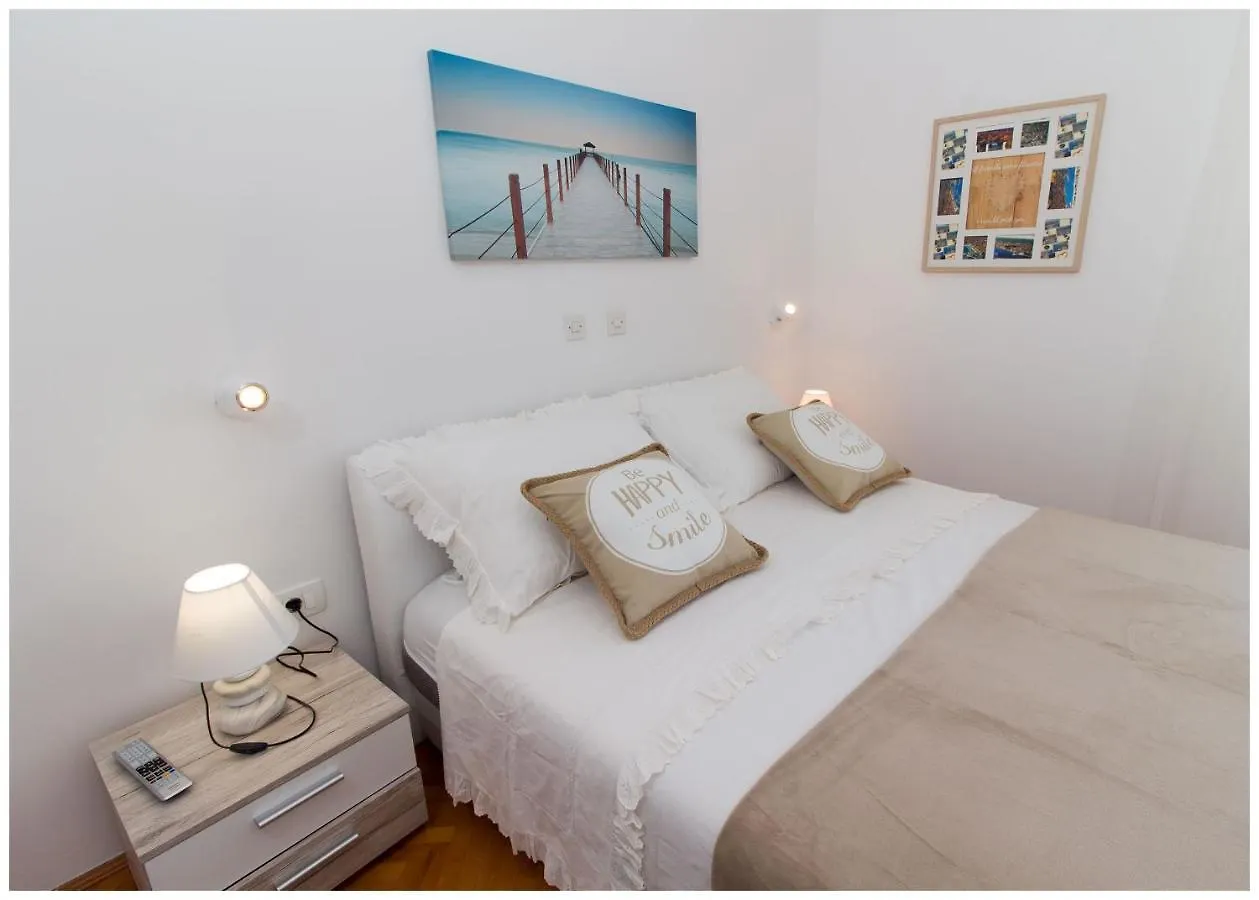 Large Apartment Between Split And Trogir Kaštela