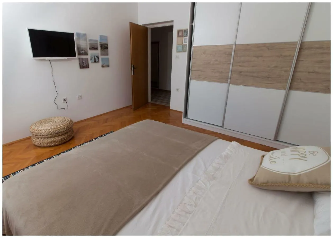 Large Apartment Between Split And Trogir Kastela