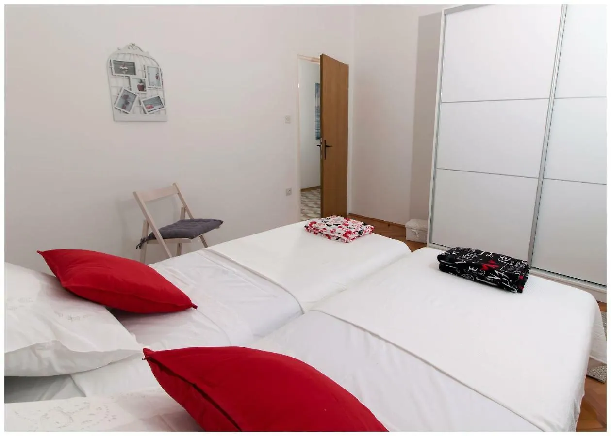 Large Apartment Between Split And Trogir Kastela