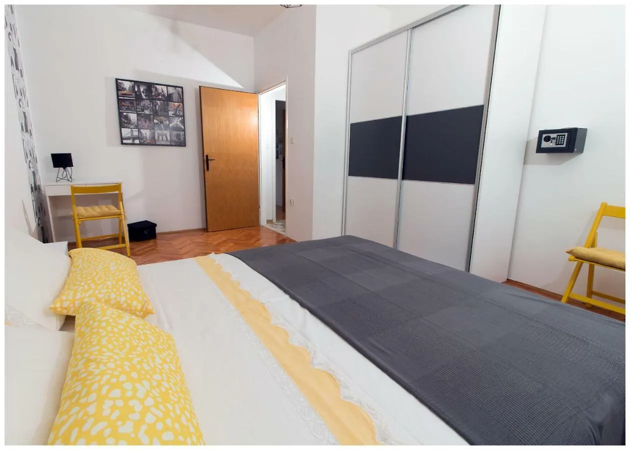 Large Apartment Between Split And Trogir Kastela