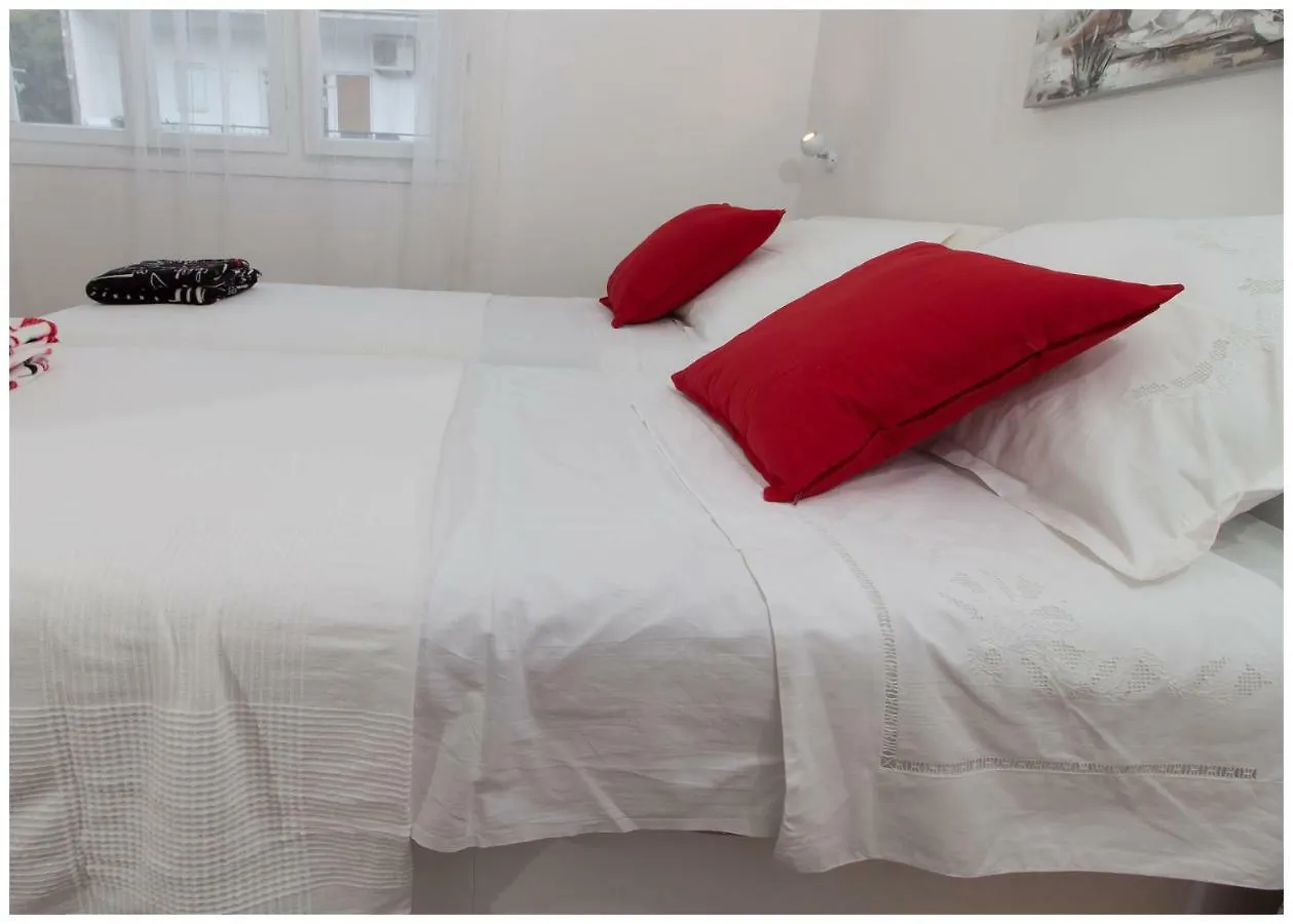Large Apartment Between Split And Trogir Kastela 0*,